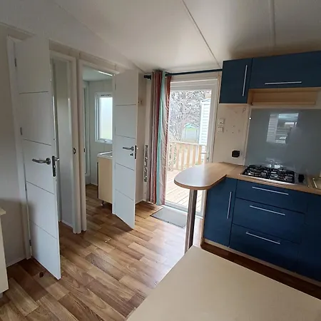 Camping Mobil Lucky Climatisé Novela La Nouvelle